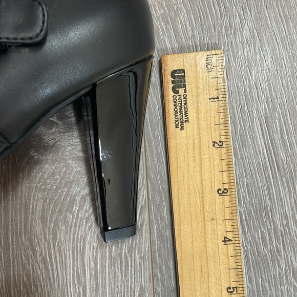 NWT East 5th EF Emmelie Black Booties Memory Foam Buckle Heeled 6 - Picture 10 of 16